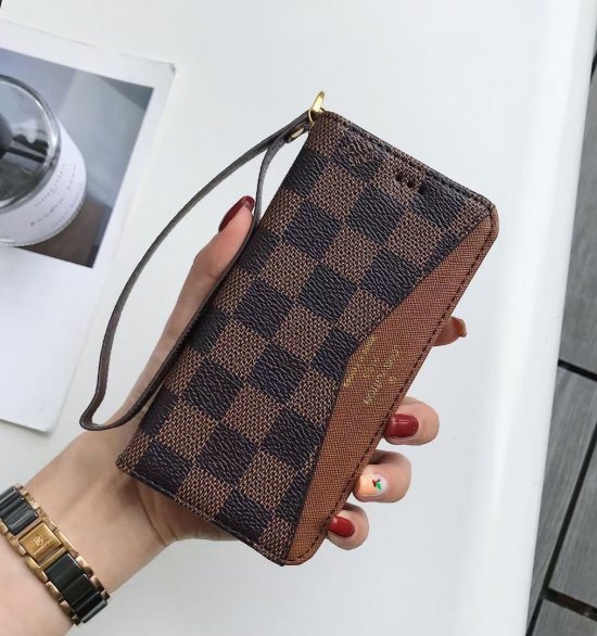 贅沢 ブランド ★ ルイヴィトン / Louis Vuitton iPhone 16/16 Pro/16 Pro Max/15/15 Plus/15 Pro/15 Pro Max/14/14 Pro Max/13/13 Pro/12/11/XS/8/7/6 ケース 芸能人愛用 人気おすすめ[#case202102266]