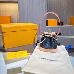 人気 LOUIS VUITTON 小銭入れ チャーム・ツイスト ルイ・ヴィトン モノグラム ファッション セール開催中 送料無料[#case2022090818]