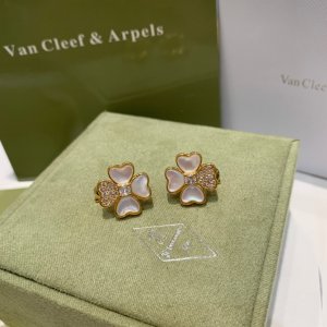 人気 新作 ブランド Van Cleef & Arpels / ヴァンクリーフ&アーペル ピアス レディース 芸能人愛用 [#vcaear0014]