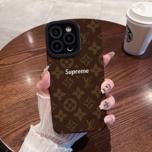 大人気 LOUIS VUITTON X Supreme / ルイヴィトン iPhone 14/14 Pro/14 Pro Max/13/13 Pro/13 Pro Max/12/12 Pro/12 Pro Max/11/XS/8/7 plus ケース 人気おすすめ 芸能人愛用[#case202308154]