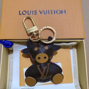 LOUIS VUITTON (ルイ・ヴィトン) 超可愛い 牛さん モノグラム アニマル チャーム キーホルダー キーリング 飾り 鞄飾り 芸能人愛用 財布飾り プレゼント勧め 海外通販 送料無料[#122215]