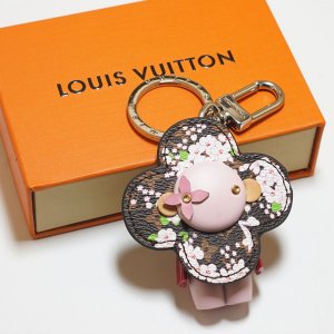 LOUIS VUITTON (ルイ・ヴィトン) 超可愛い 太陽の花 アニマル チャーム キーホルダー キーリング 飾り 鞄飾り 芸能人愛用 プレゼント勧め 送料無料[#09024]