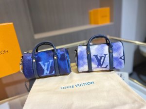 人気 LOUIS VUITTON 小銭入れ 小さな旅行バッグ チャーム・ツイスト ルイ・ヴィトン モノグラム ファッション SALE価格で大放出 送料無料[#case2022090822]