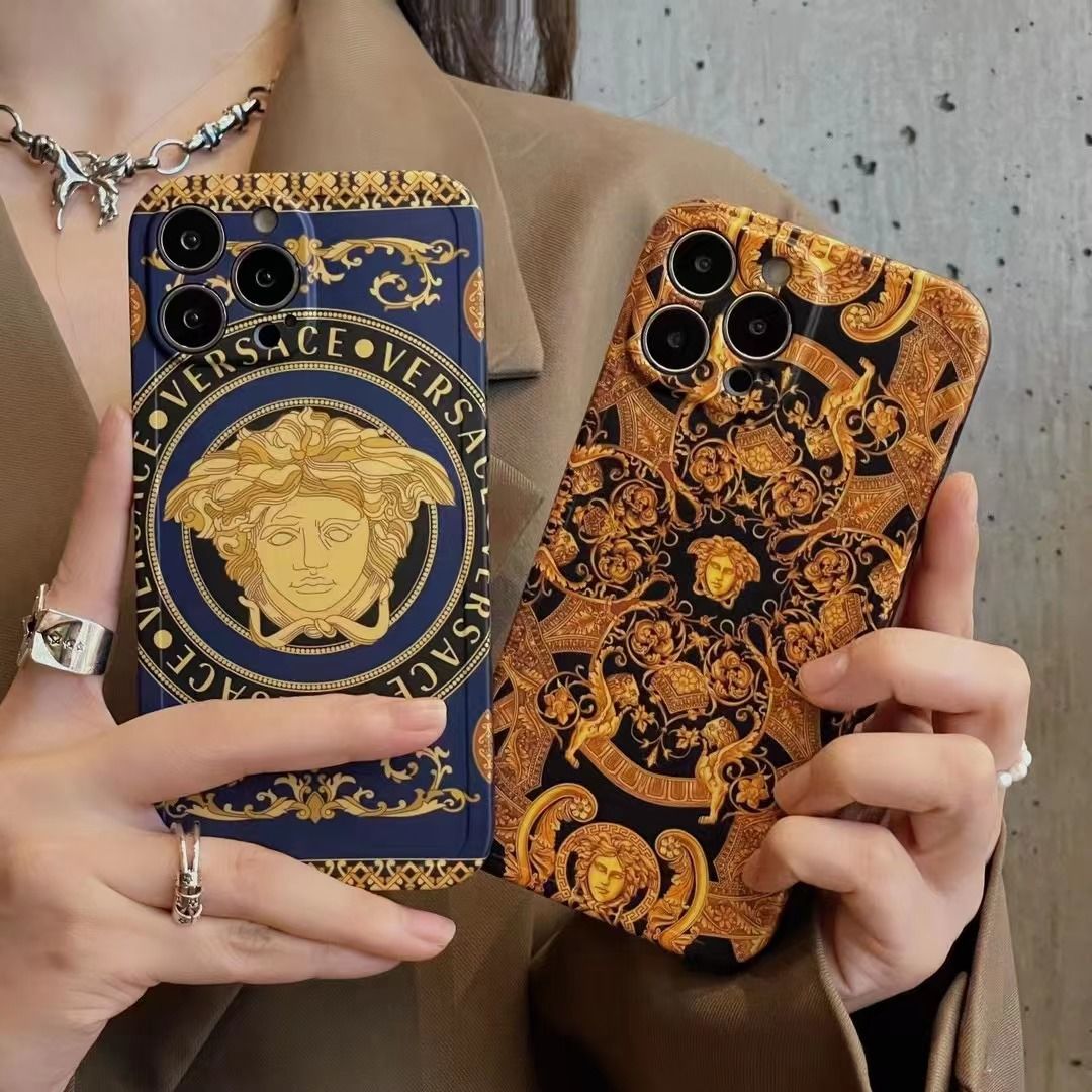 【Versace】 贅沢 ブランド ヴェルサーチ iPhone 14/14 Plus/14 Pro/14 Pro Max/13/13 Pro/13 Pro Max/12/12 Pro/12 Pro Max/11 ケース 芸能人愛用[#case202304151]