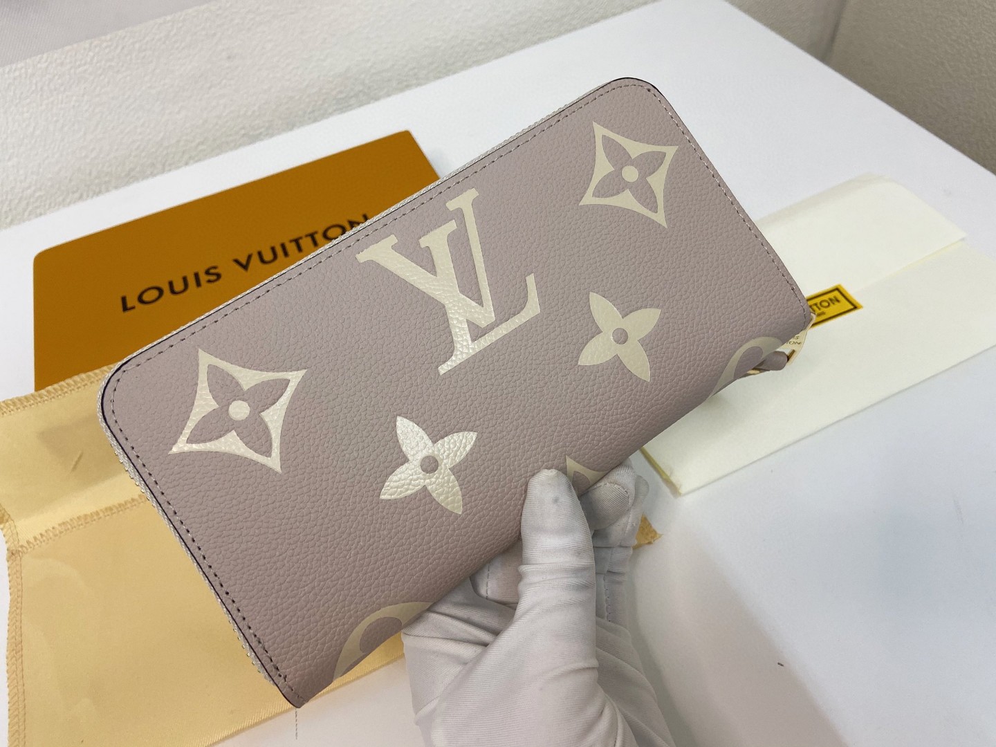 大人気 ブランド LOUIS VUITTON / ルイヴィトン 長財布 M69794 Zippy 安い 高品質 芸能人愛用 [#lvwallet02267]