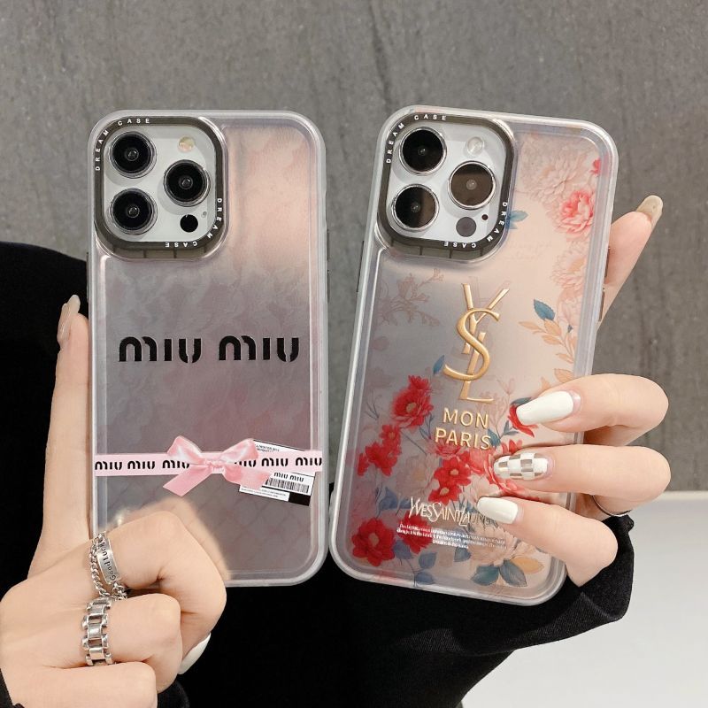 大人気 MIUMIU / ミュウミュウ iPhone 15/15 Pro/15 Pro Max/14/14 Plus/14 Pro/14 Pro Max/13/13 Pro/13 Pro Max/12ケース プレゼント 人気おすすめ 芸能人愛用[#case202401027]